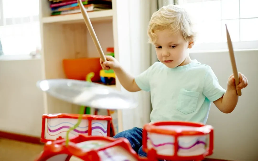 Jakie są cele terapii muzykoterapeutycznej dla dzieci z autyzmem?